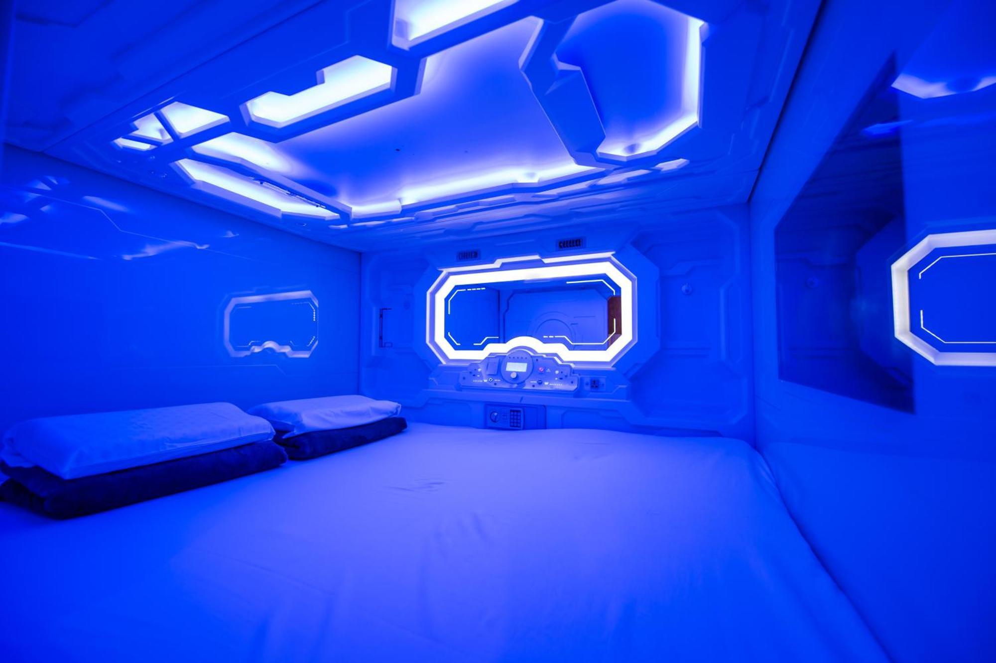 Space Q Capsule Hotel Sydney Eksteriør bilde